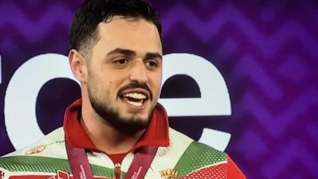  Контраудар по Карлос Насар! Нанесе му го бившата му приятелка