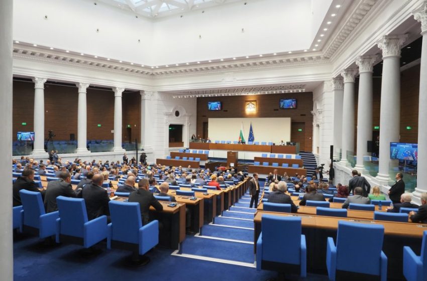  БСП постави червени линии, за да остане във властта