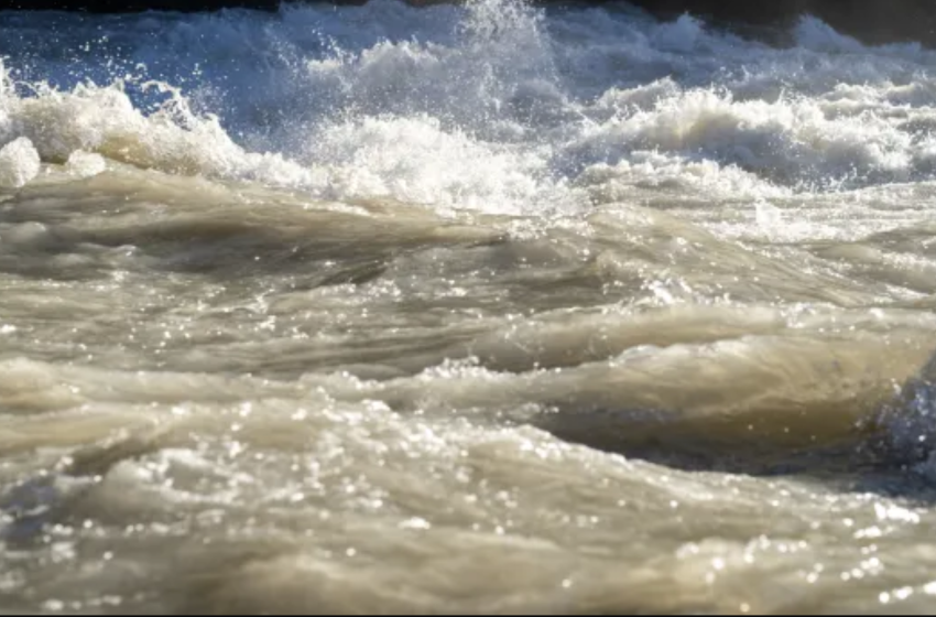  Община Разлог алармира: Река Язо е излязла от коритото си