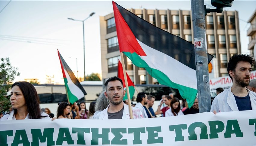  Болничните лекари в Гърция започнаха 48-часова стачка