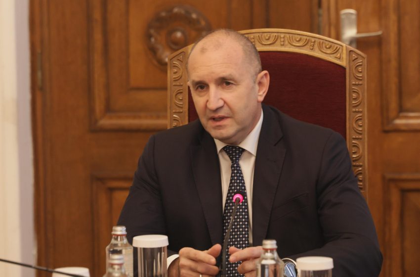  Румен Радев ще се срещне с представители на „Възраждане“ и на „ДПС – Ново начало“ в рамките на консултациите