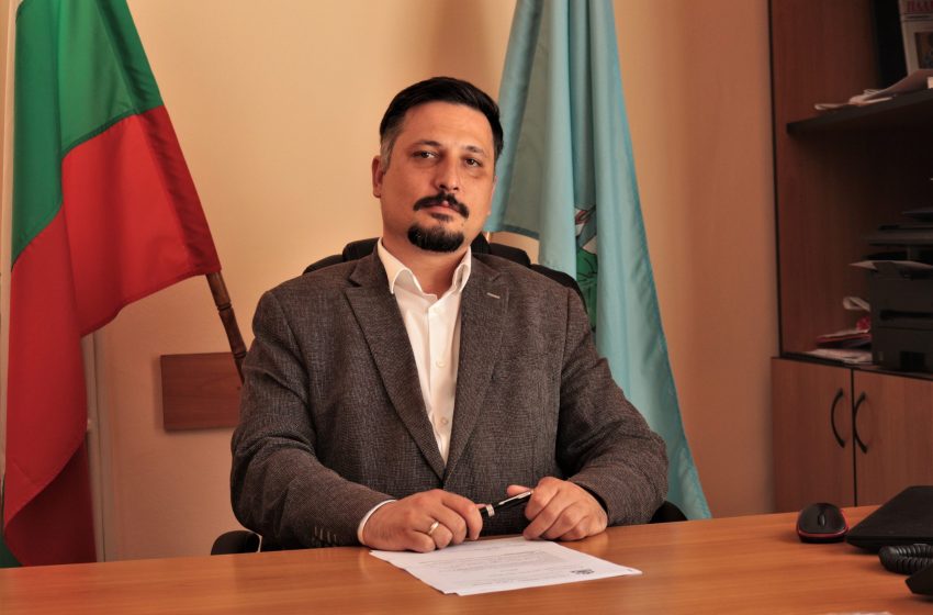  Криза с боклука в „Изгрев“ няма да има, уверява кметът на района д-р Делян Георгиев