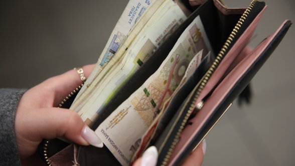  Бедни ли? Депозитите на домакинствата преминаха 100 млрд. лв.