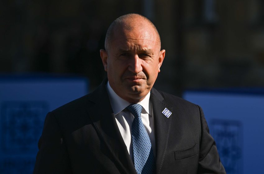  Радев обяви кога и на кого ще връчи третия проучвателен мандат