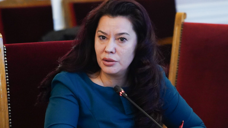  Уволнената Иванка Динева: Тръгвам си с високо вдигната глава