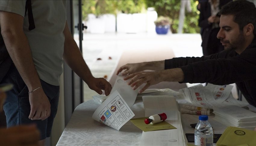  В Португалия днес се провежда втория тур на президентските избори