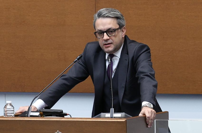  Тома Биков за Даниел Митов: Има право да мълчи за „Петрохан“