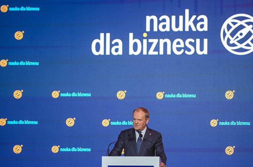  Туск: Европа има все по-голям проблем с Орбан