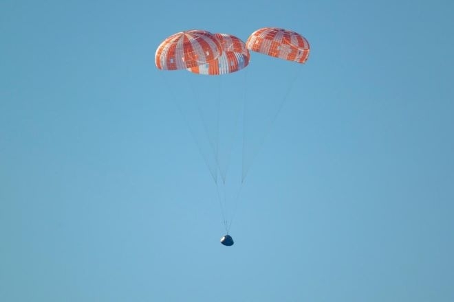  Браво! Екипът на Artemis II успешно се приземи на Земята