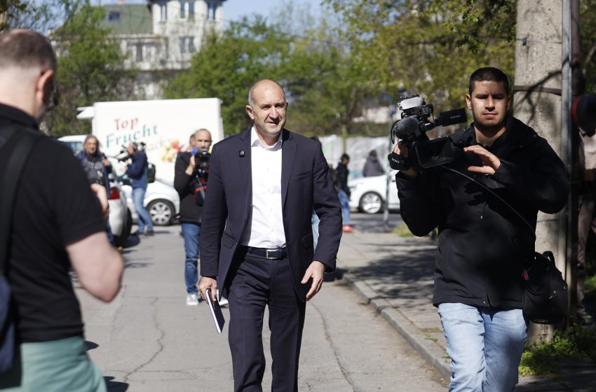  Радев би Борисов и Рашков в 25 МИР в София, Слави Трифонов не събира 400 гласа